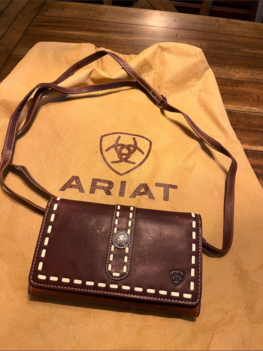 Ariat Dark Brown Leather Crossbody Wallet Bag with White Stitching